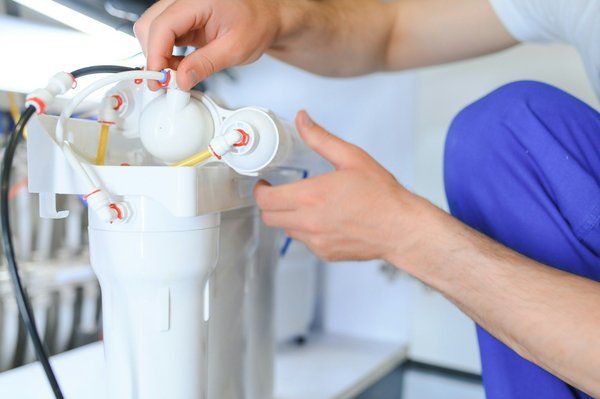 Quelle est la meilleure solution pour filtrer l'eau de pluie pour un usage domestique?