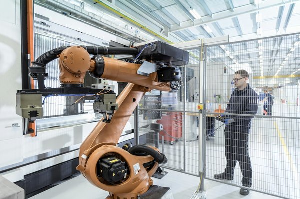 Quels sont les avantages d'utiliser un robot nettoyeur pour votre piscine?