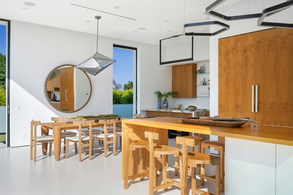 Décorez votre pièce en y installant un miroir rond